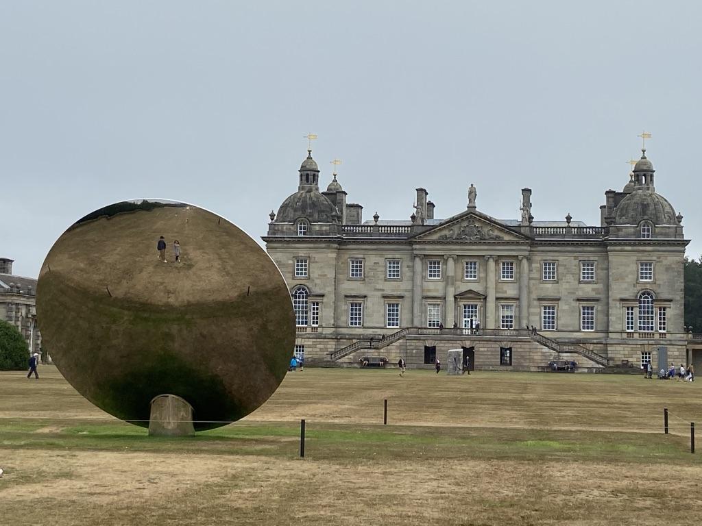L'artiste anglo-indien Anish Kapoor au Houghton Hall