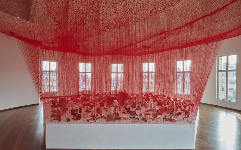 PARIS. L'artiste japonaise Chiharu Shiota. Musée Guimet